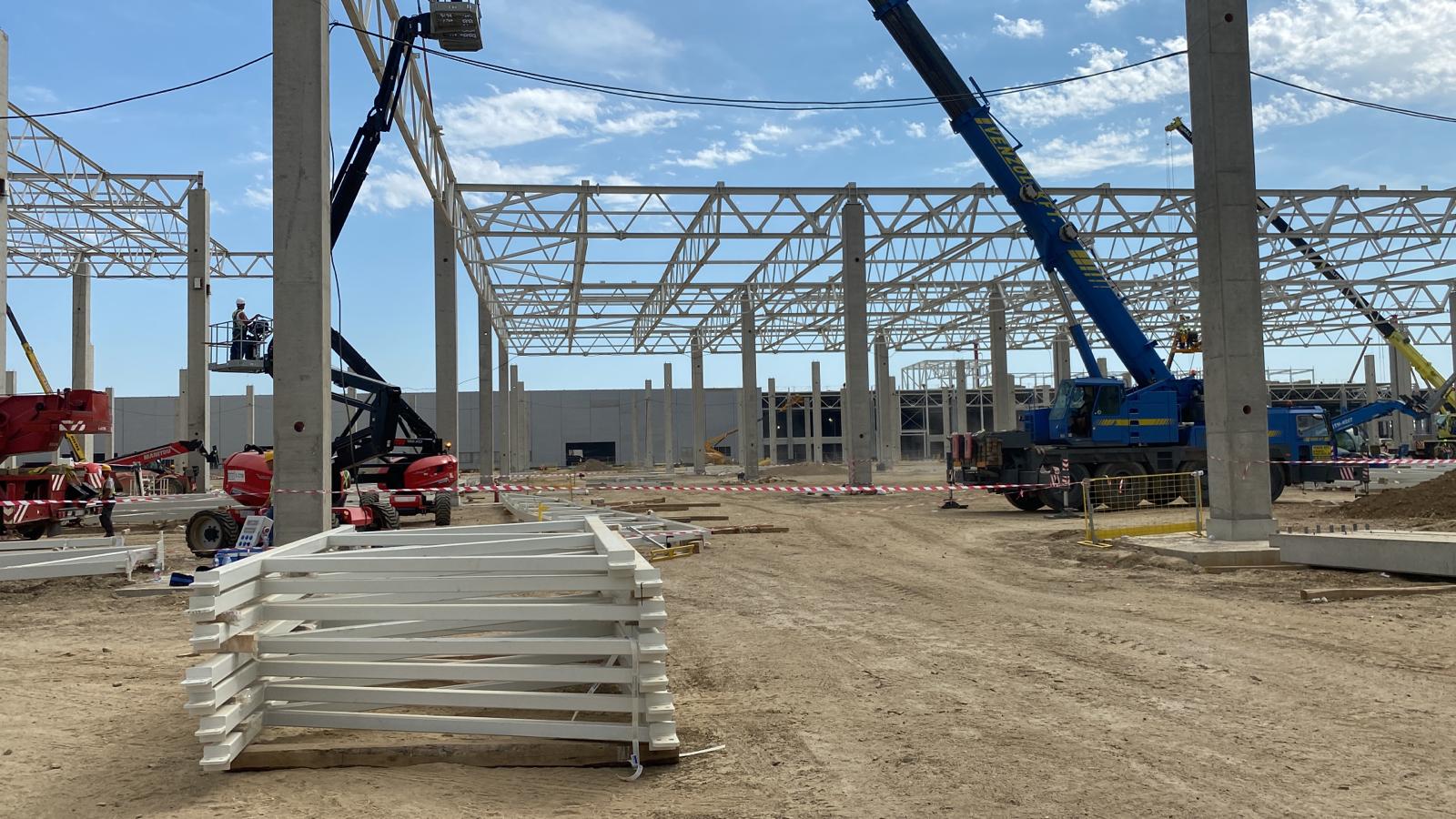 {{ t.heroAlt }}
